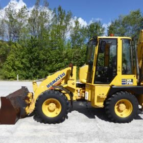 2002 KOMATSU WB 70 A / 4 x 4 /